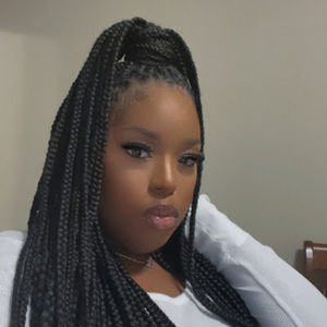 Meet your Posher, Nicole